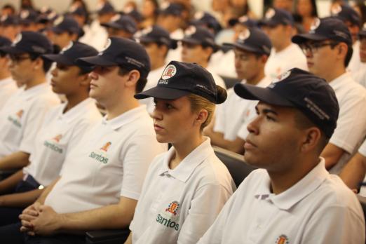 guardiões sentados em formatura #paratodosverem