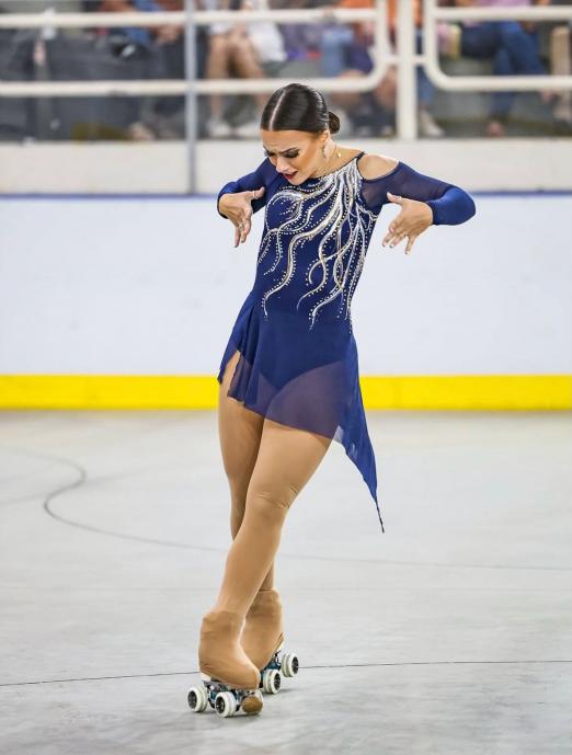 Patinadora Bianca competindo. #Paratodosverem