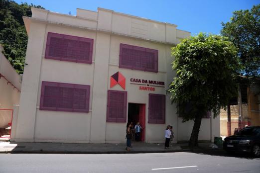 fachada da casa da mulher #paratodosverem 
