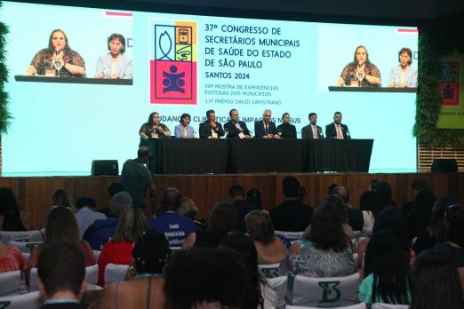 autoridades no congresso #paratodosverem 