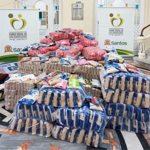 Alimentos doados ao Fundo Social de Santos. #Paratodosverem