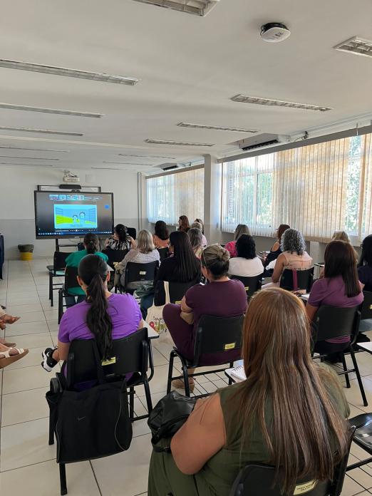 professores acompanham a formação #paratodosverem