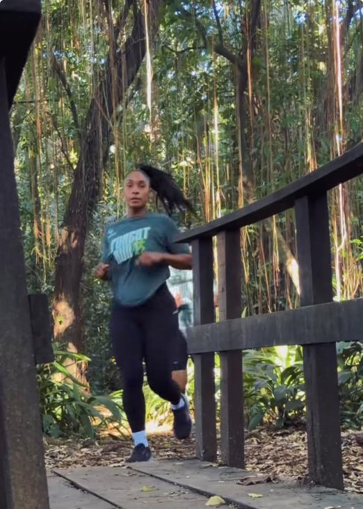 Corrida no Jardim Botânico de Santos. #Paratodosverem