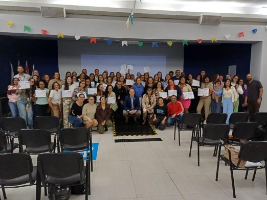 alunos formados reunidos para foto #paratodosverem 
