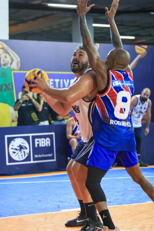 Jogo de basquete 3x3. #Paratodosverem.