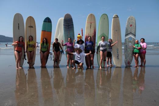 Surfistas da Escola Radical. #Paratodosverem