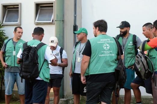 agentes reunidos antes de mutirão #paratodosverem 