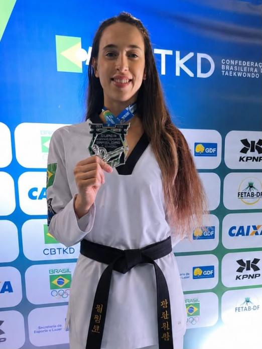 Larissa Rossi no Brasileiro. #Paratodosverem