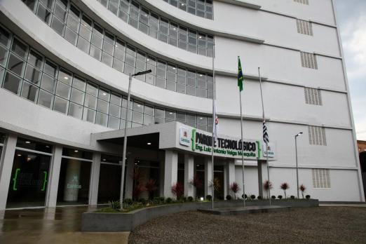 Fachada do Parque Tecnológico. #Paratodosverem