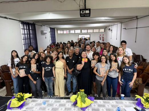 pessoas reunidas em evento #paratodosverem