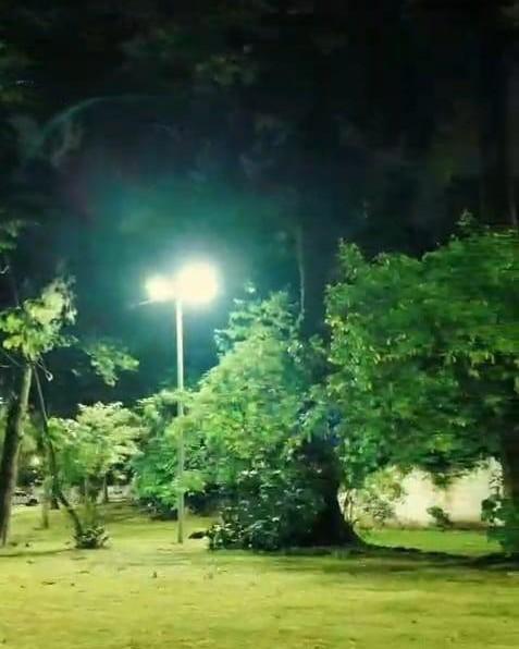 Praça com a nova iluminação. #Paratodosverem