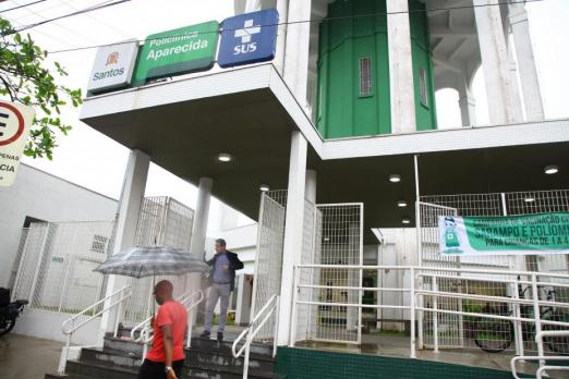 Fachada da policlínica Aparecida.#Paratodosverem