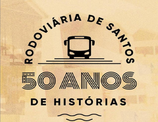 Arte com desenho de ônibus ao centro. Está escrito: Rodoviária de Santos 50 anos de histórias.#paratodosverem