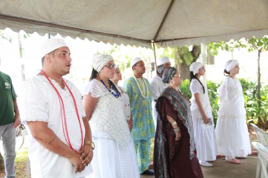 representantes das comunidades negras durante cerimônia #pracegover 