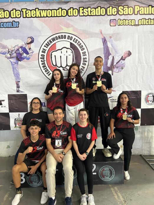 atletas mostram medalhas #paratodosverem 