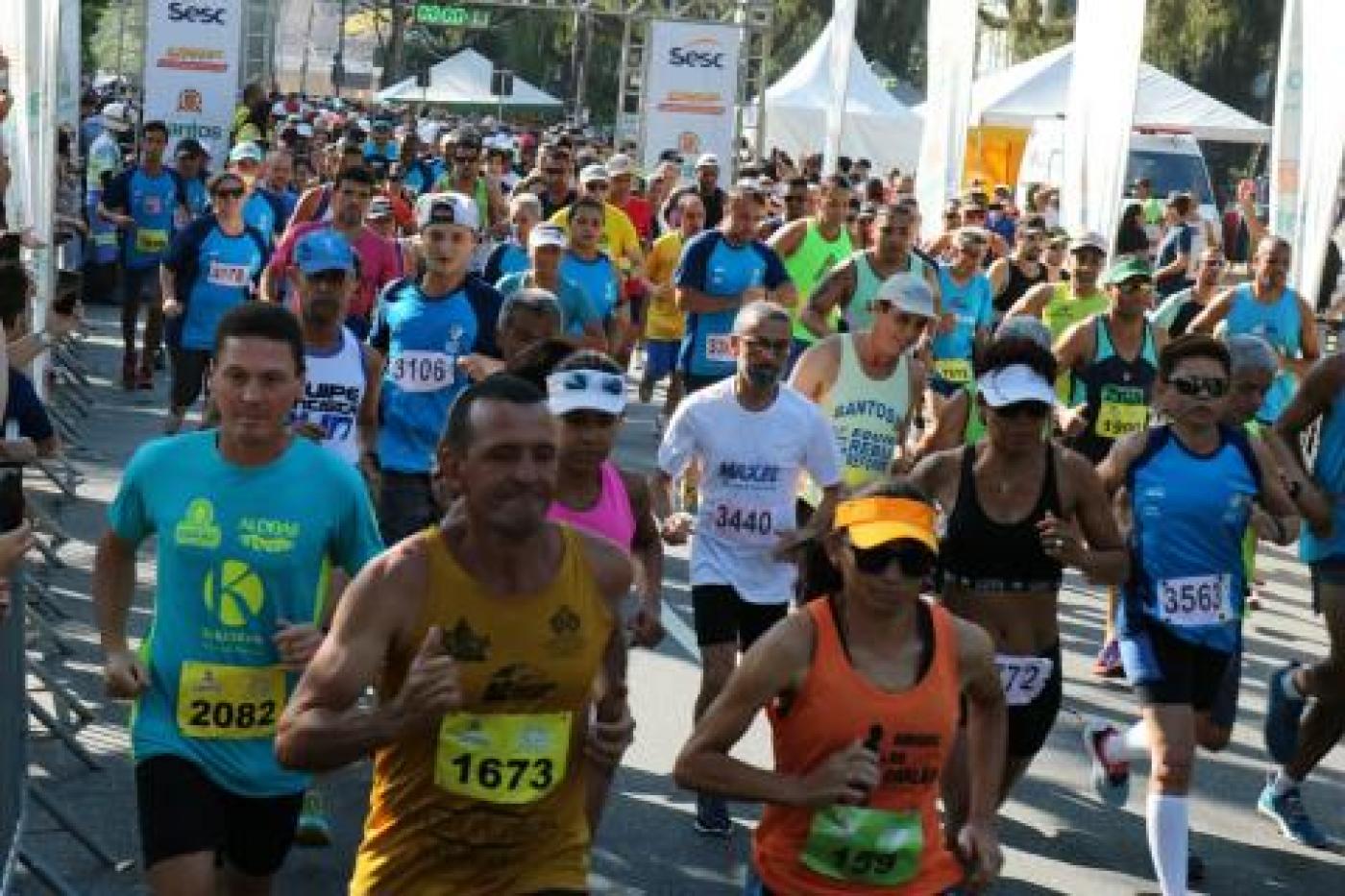 atletas correndo em prova #paratodosverem