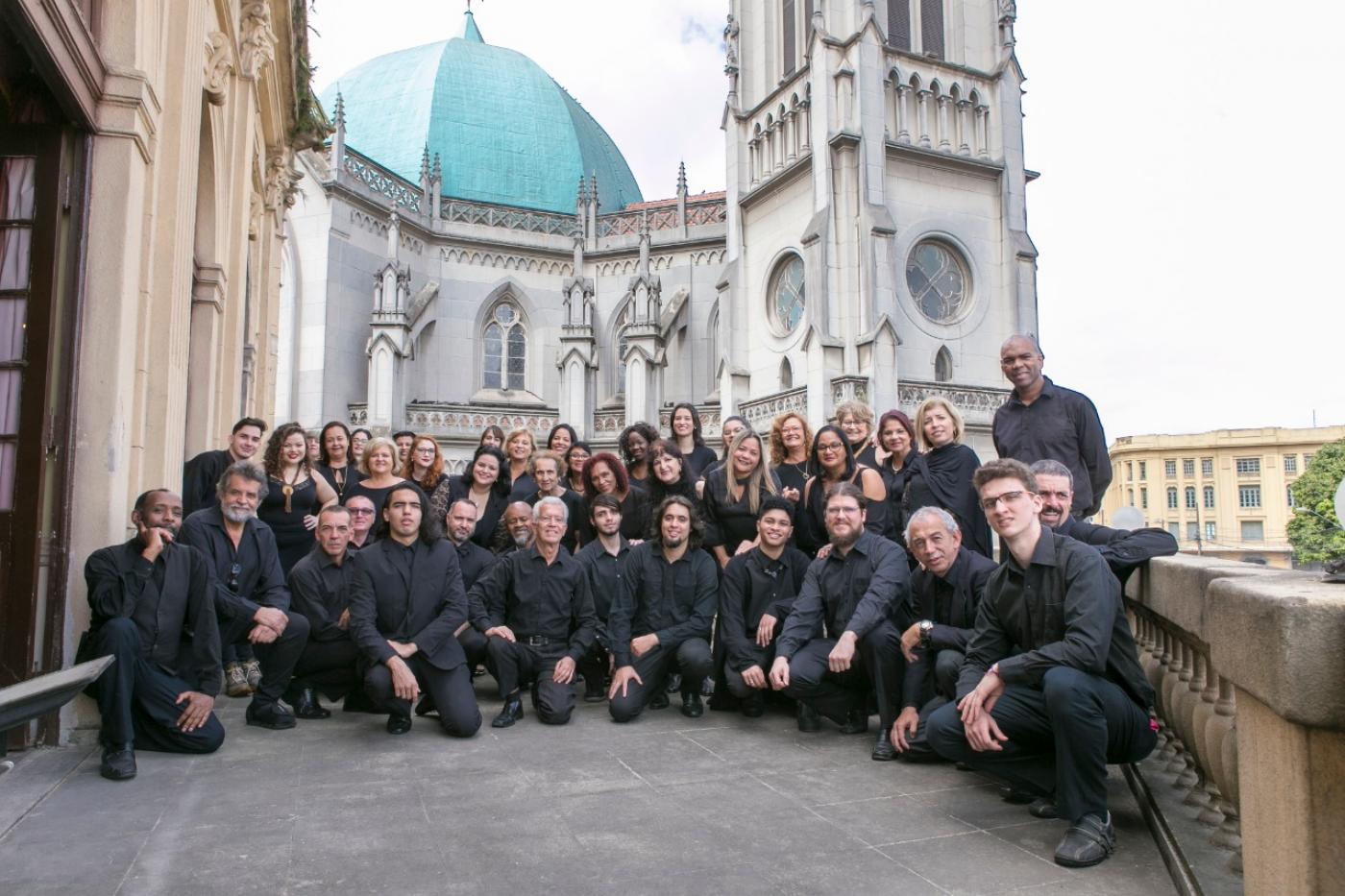 OS CORALISTAS POSAM PARA FOTO. #PARATODOSVEREM