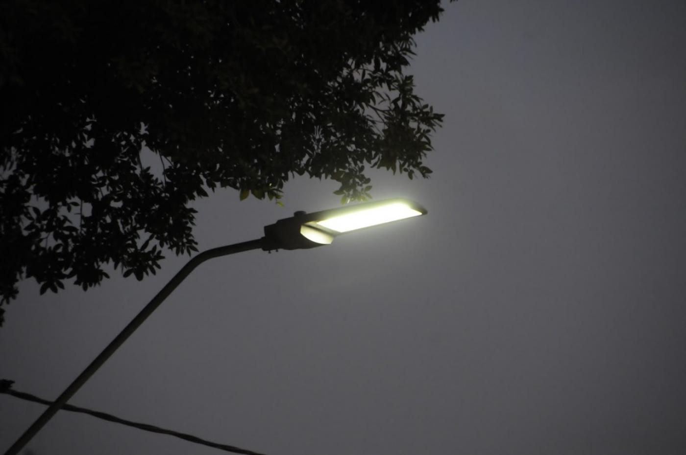lâmpada de led no alto de poste. #paratodosverem 