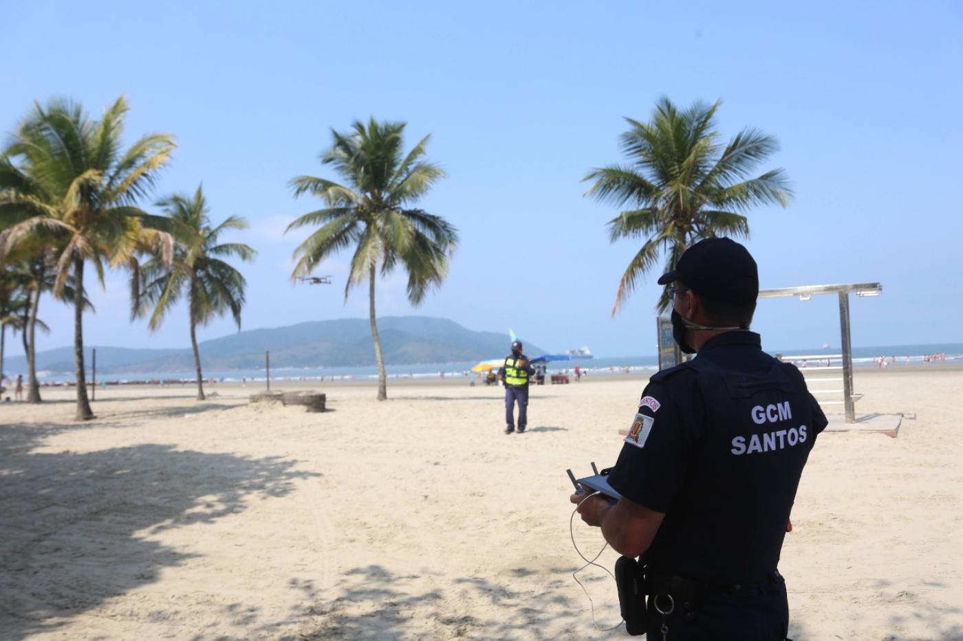 guarda controla drone na praia #paratodosverem 