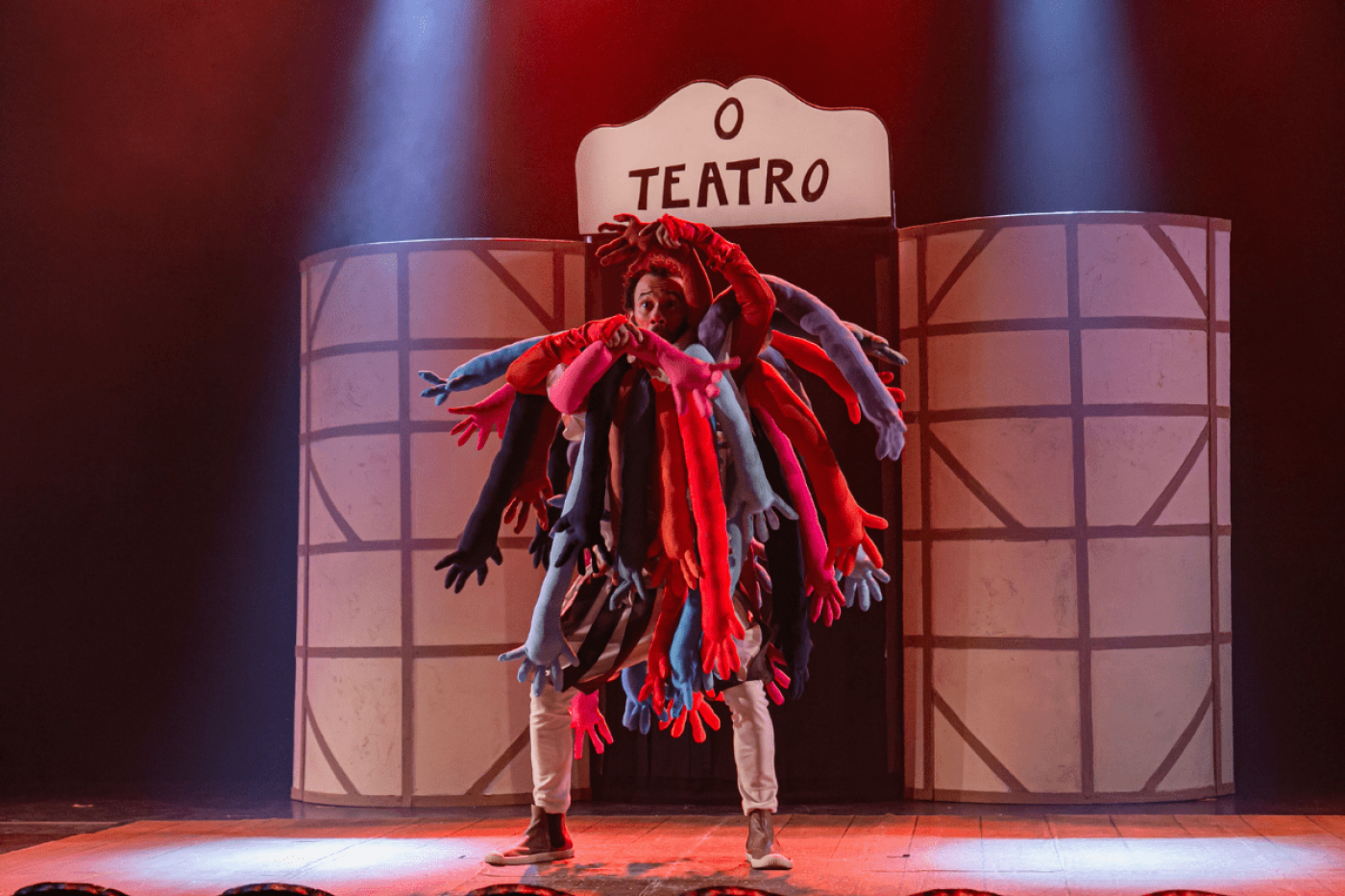 palhaço em cena #paratodosverem 