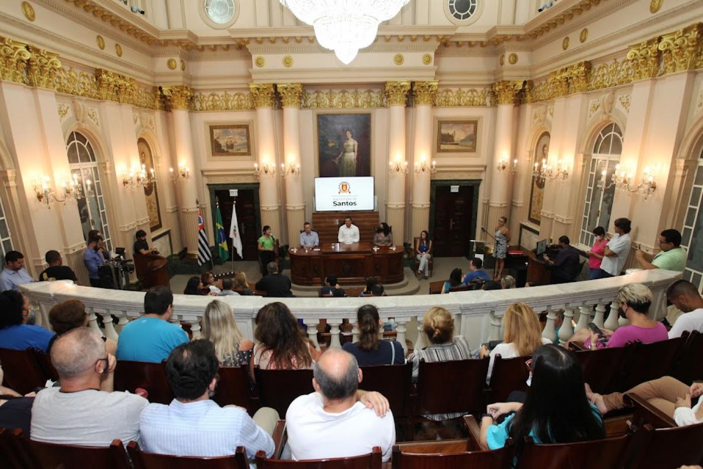 sala princesa isabel com o plenário e o auditório ocupados. #paratodosverem