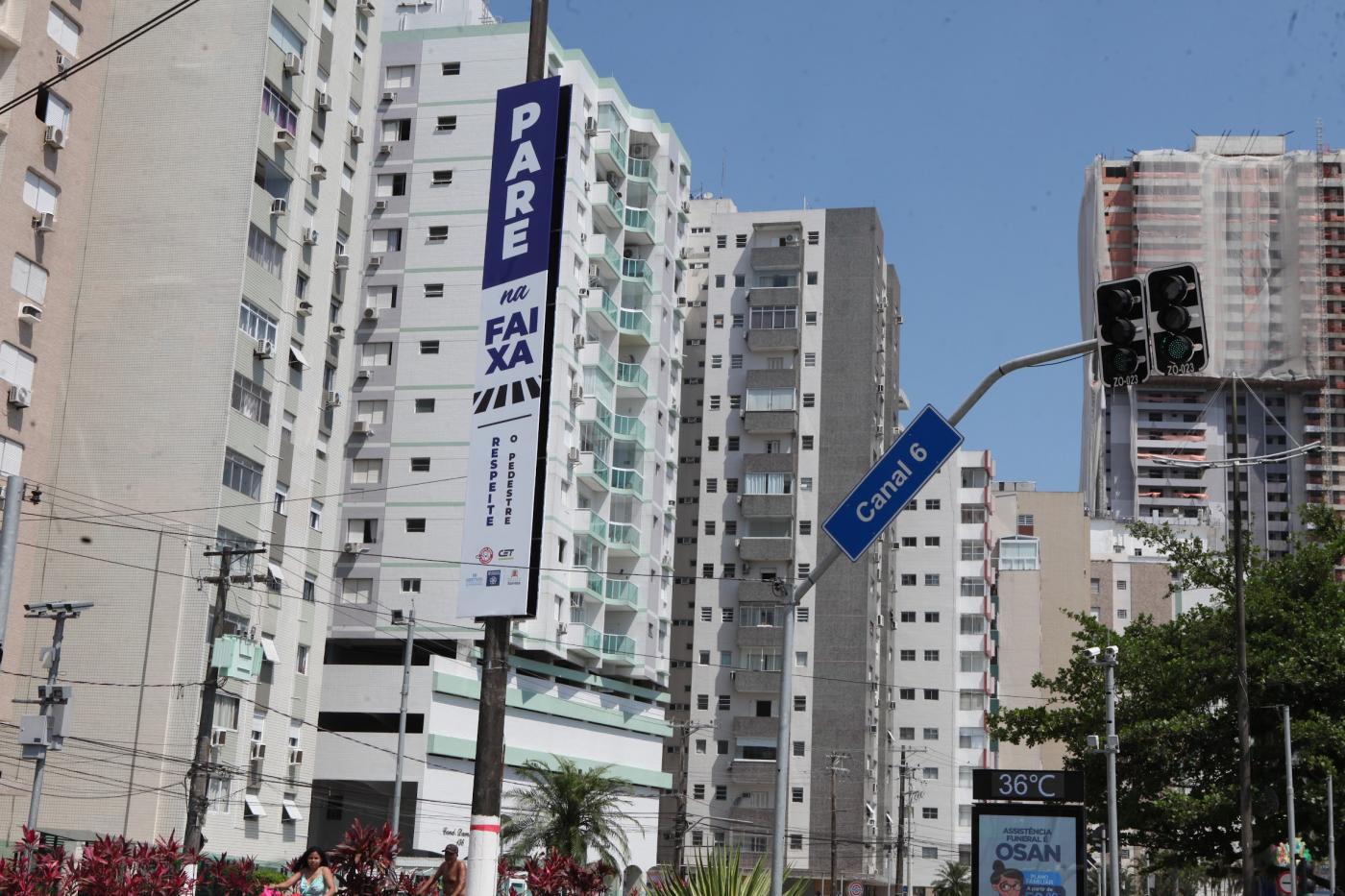 banner gigante afixado em poste, #paratodosverem