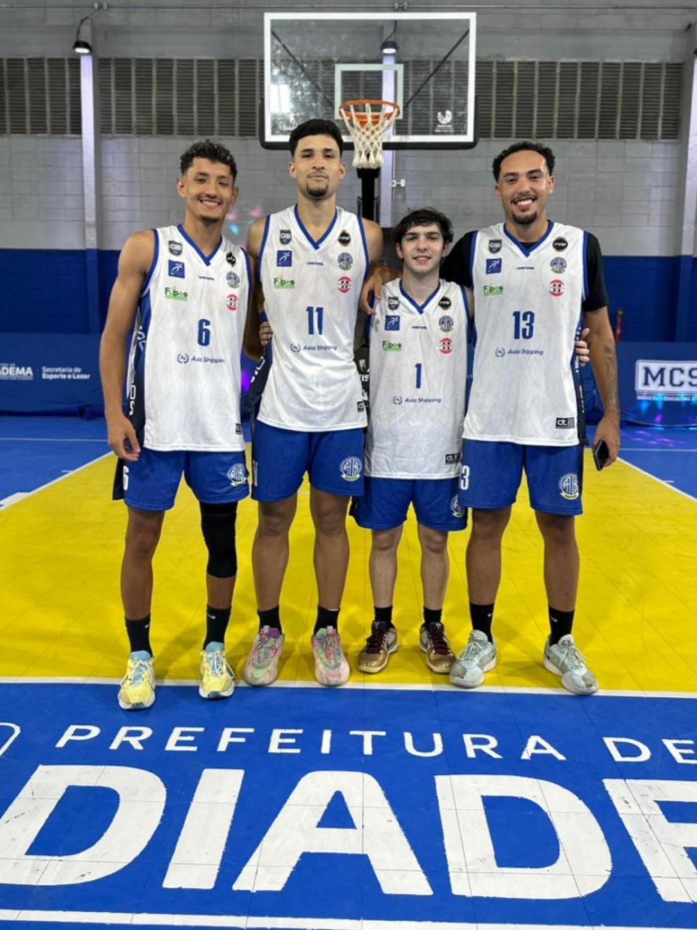 Equipe de basquete 3x3 sub-23 de Santos. #Paratodosverem