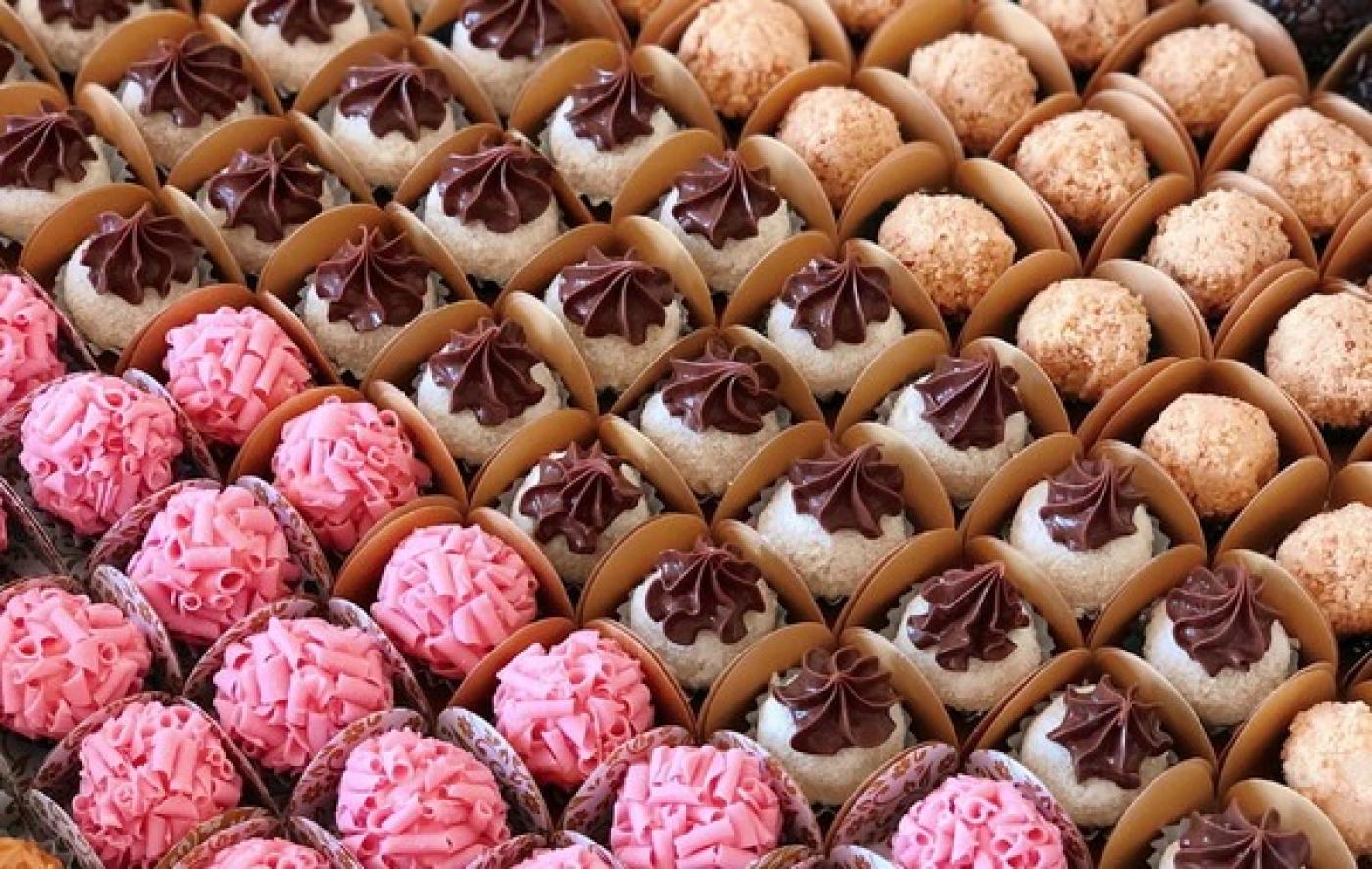 Brigadeiros de vários tipos #paratodosverem