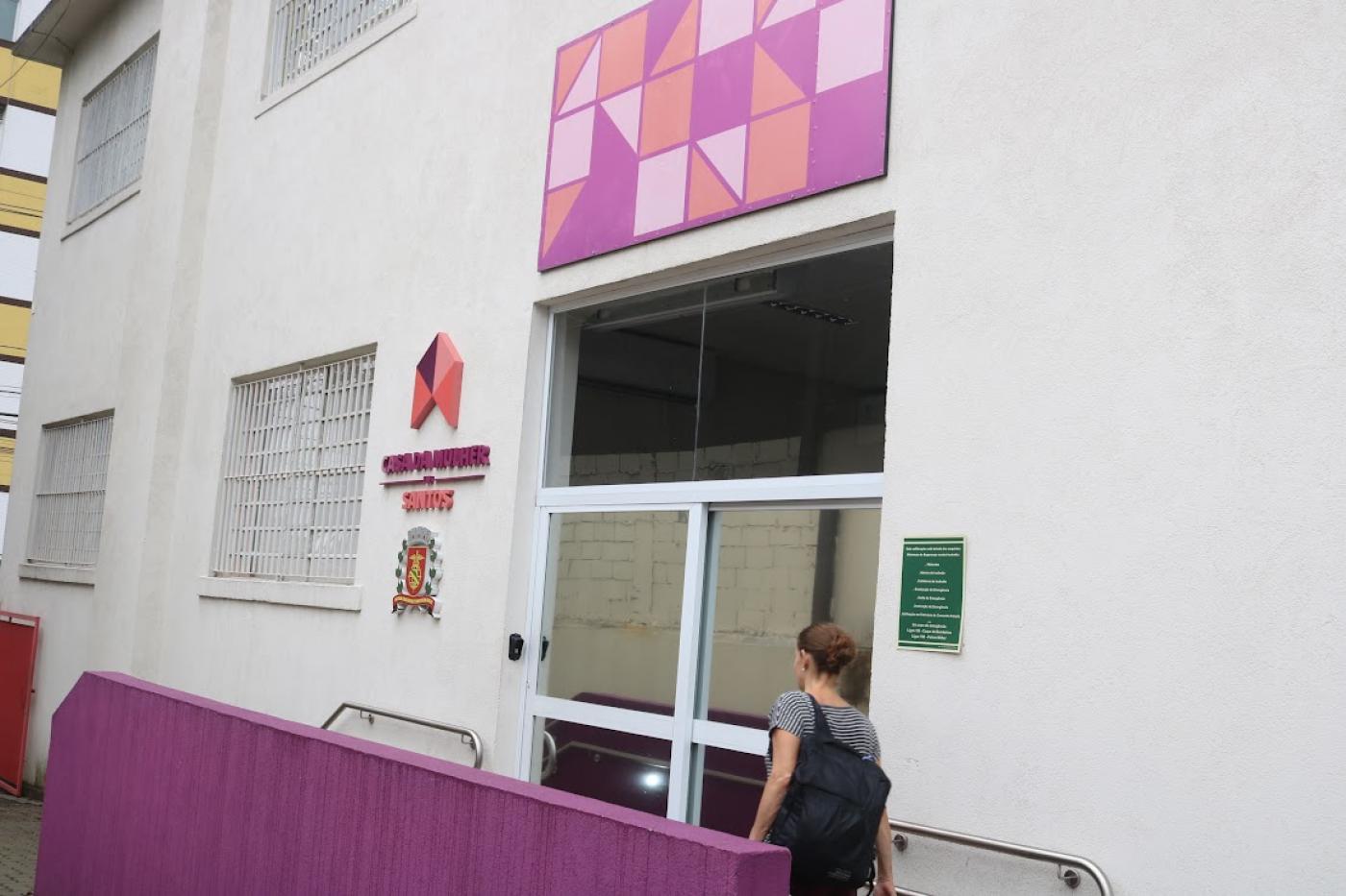 fachada da casa da mulher #paratodosverem 