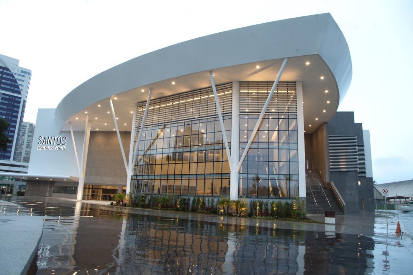 A fachada do novo Santos Convention Center, na Ponta da Praia