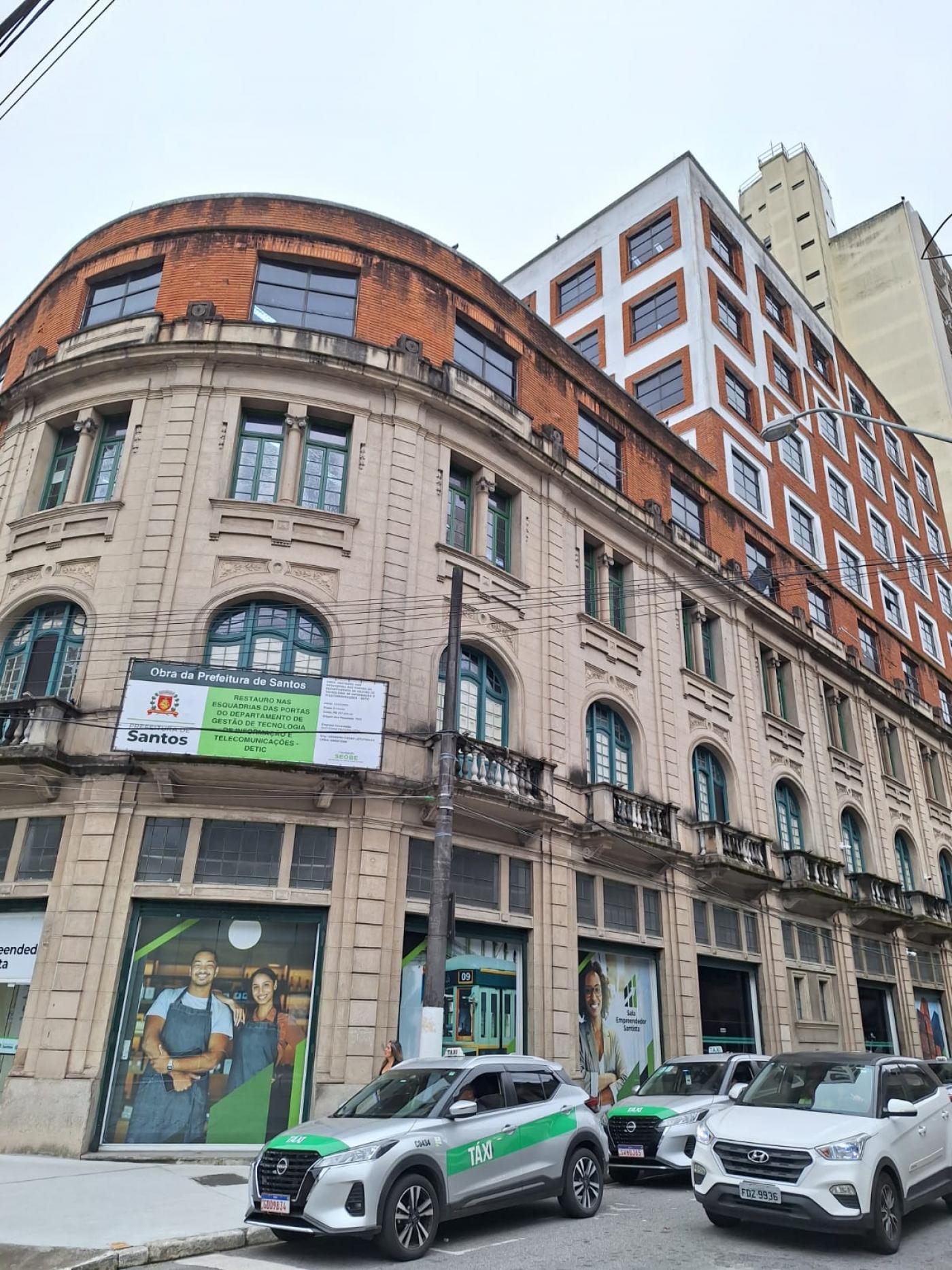 fachada do centro administrativo #paratodosverem