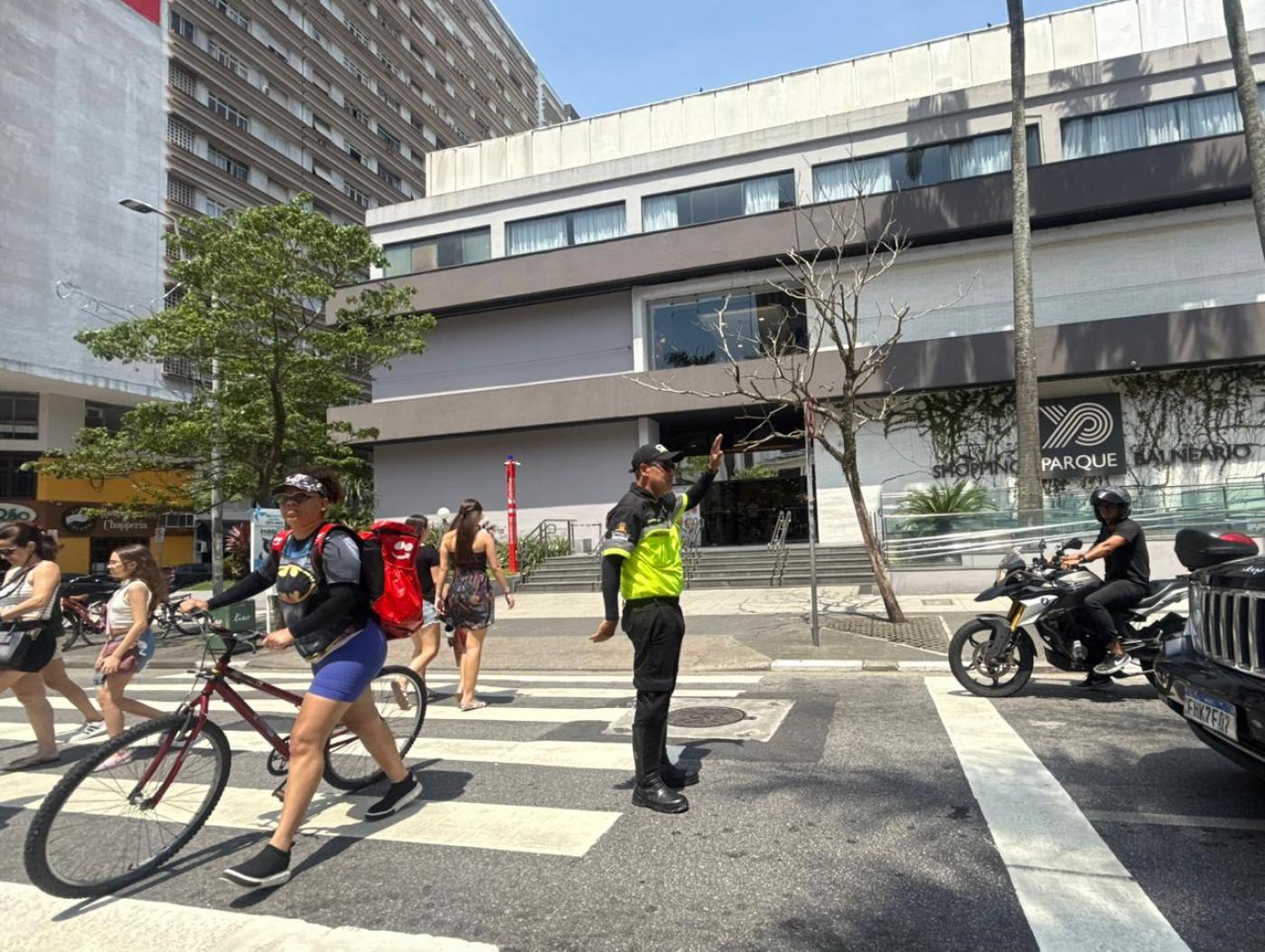 agente ajuda travessia #paratodosverem