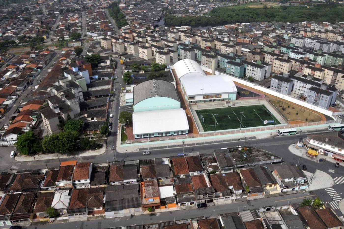 Vista aérea do bairro Castelo, com o centro Esportivo da Zona Noroeste em destaque. #paratodosverem
