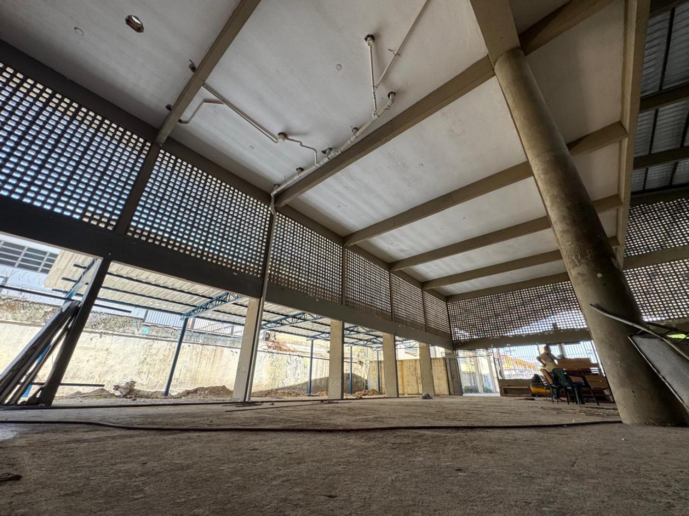 área em obras com extensão ao fundo, demonstrando obras. #paratodosverem 