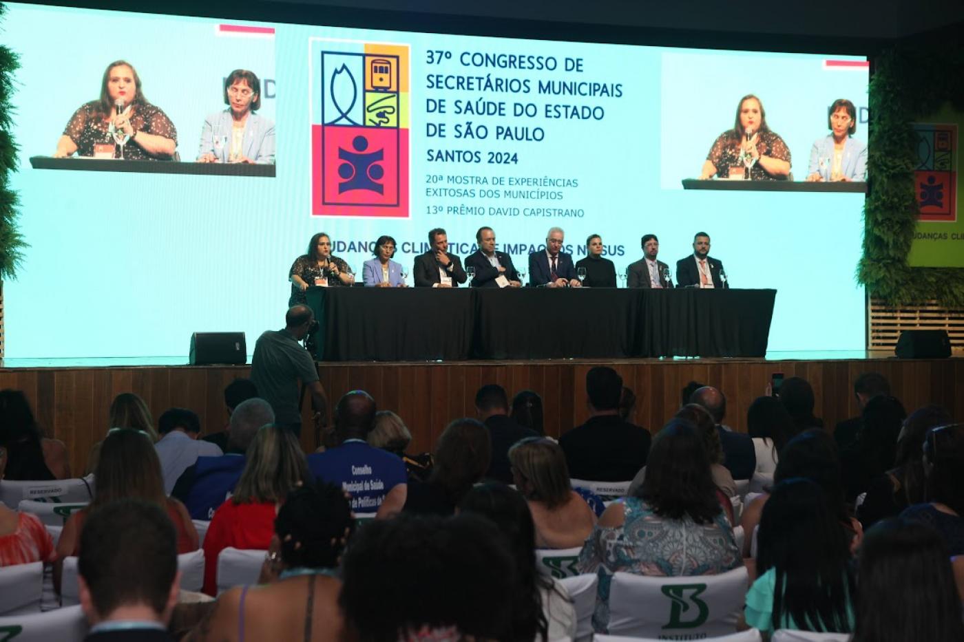 autoridades no congresso #paratodosverem 