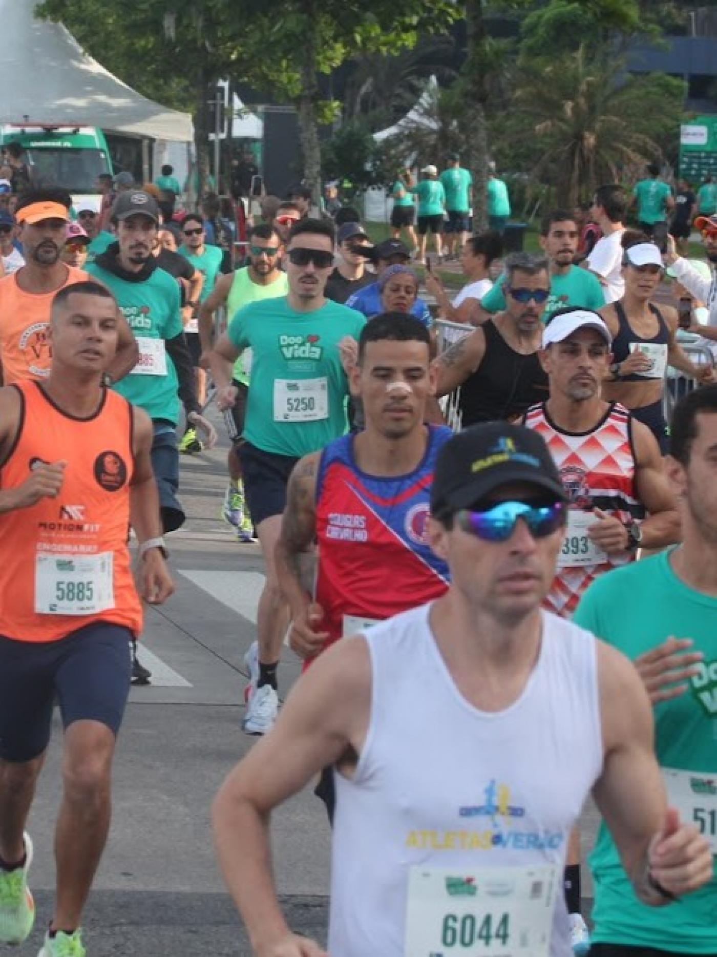 Largada de corrida na praia. #Paratodosverem