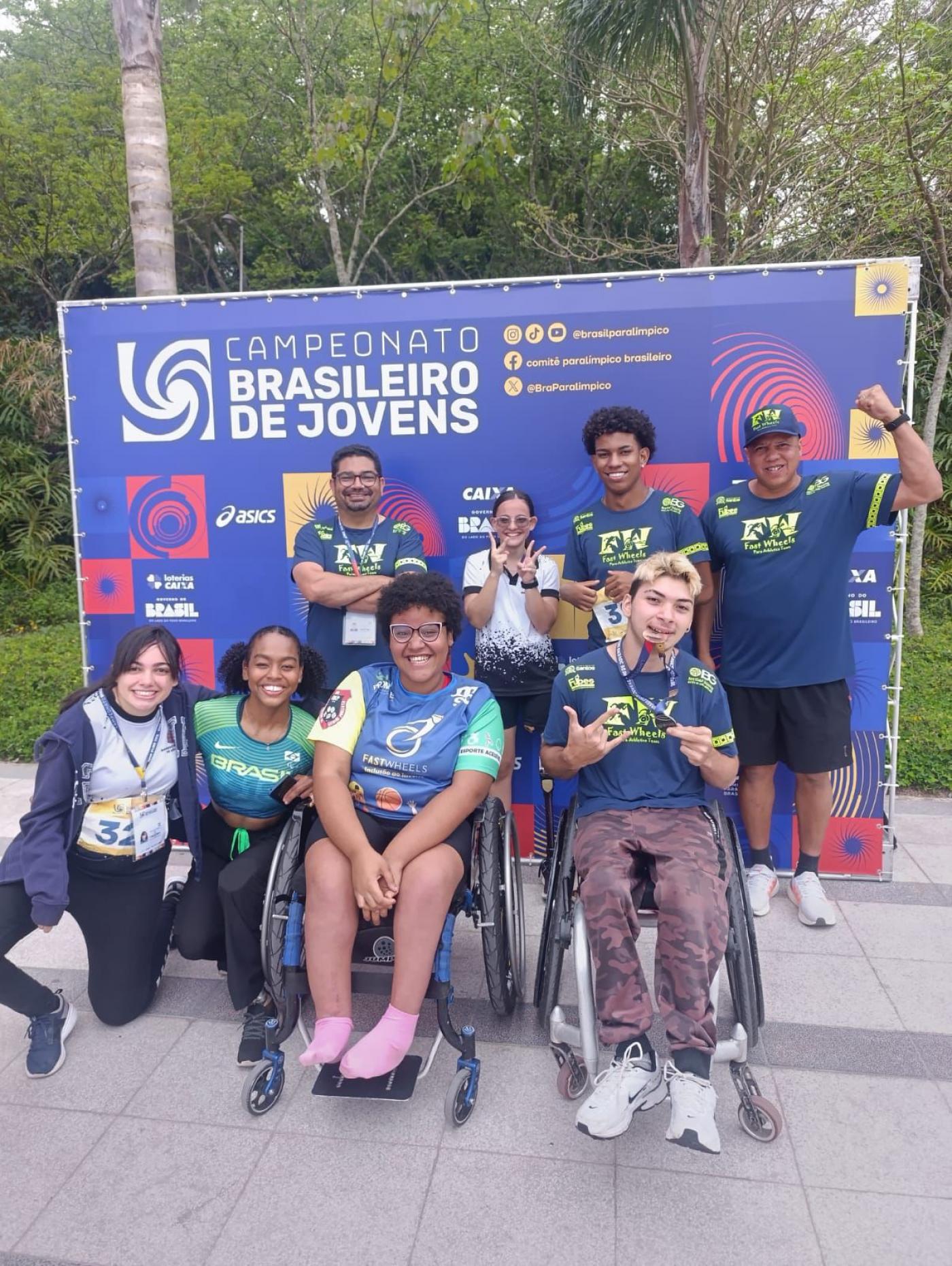 Equipe Fast Wheels Fupes posa para foto. #Paratodosverem