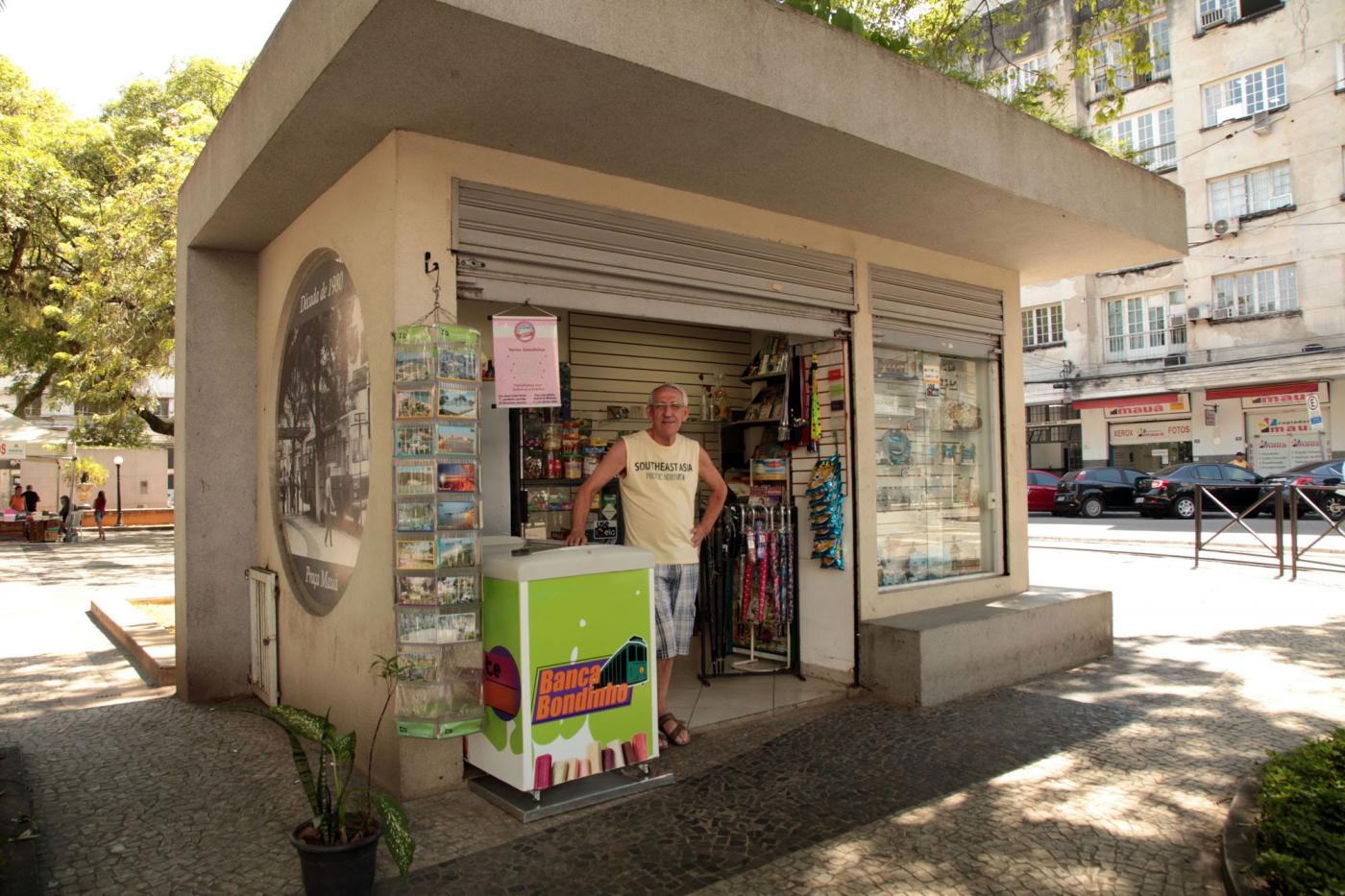 banca de jornal na Praça Mauá #pracegover 