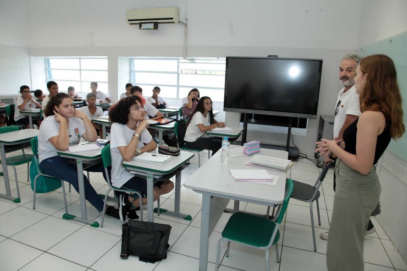 alunos na sala de aula #paratodosverem