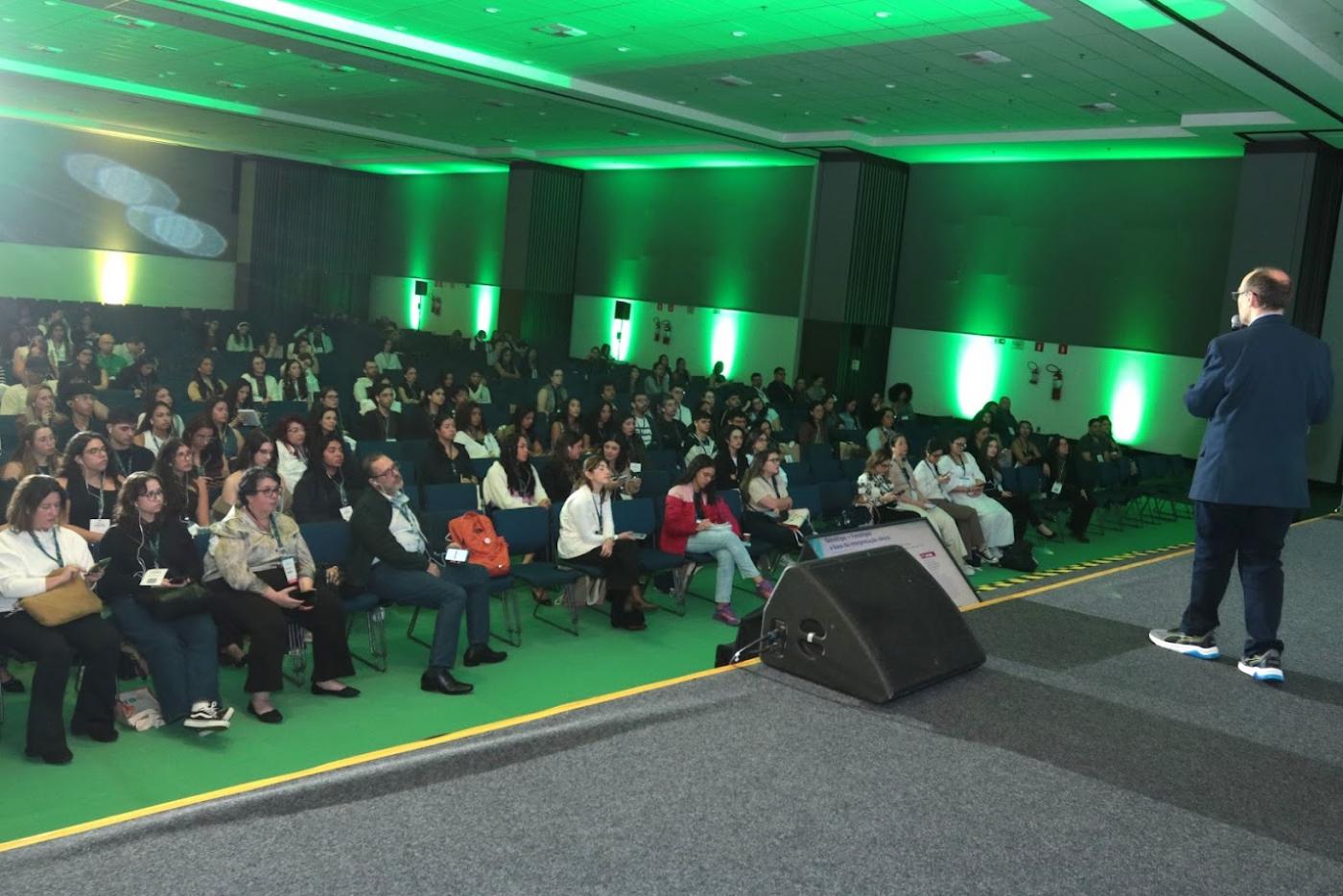 O encontro no Santos Convention. #Paratodosverem