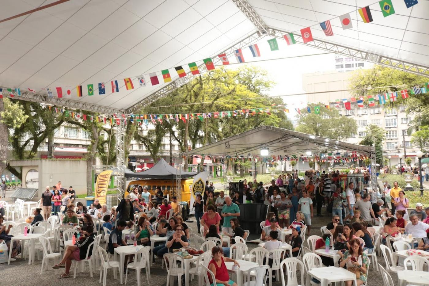 Sapori, suoni e cultura immigrata sono le attrazioni del centro storico di Santos fino alla domenica Sapori, suoni e cultura immigrata sono le attrazioni del centro storico di Santos fino alla domenica