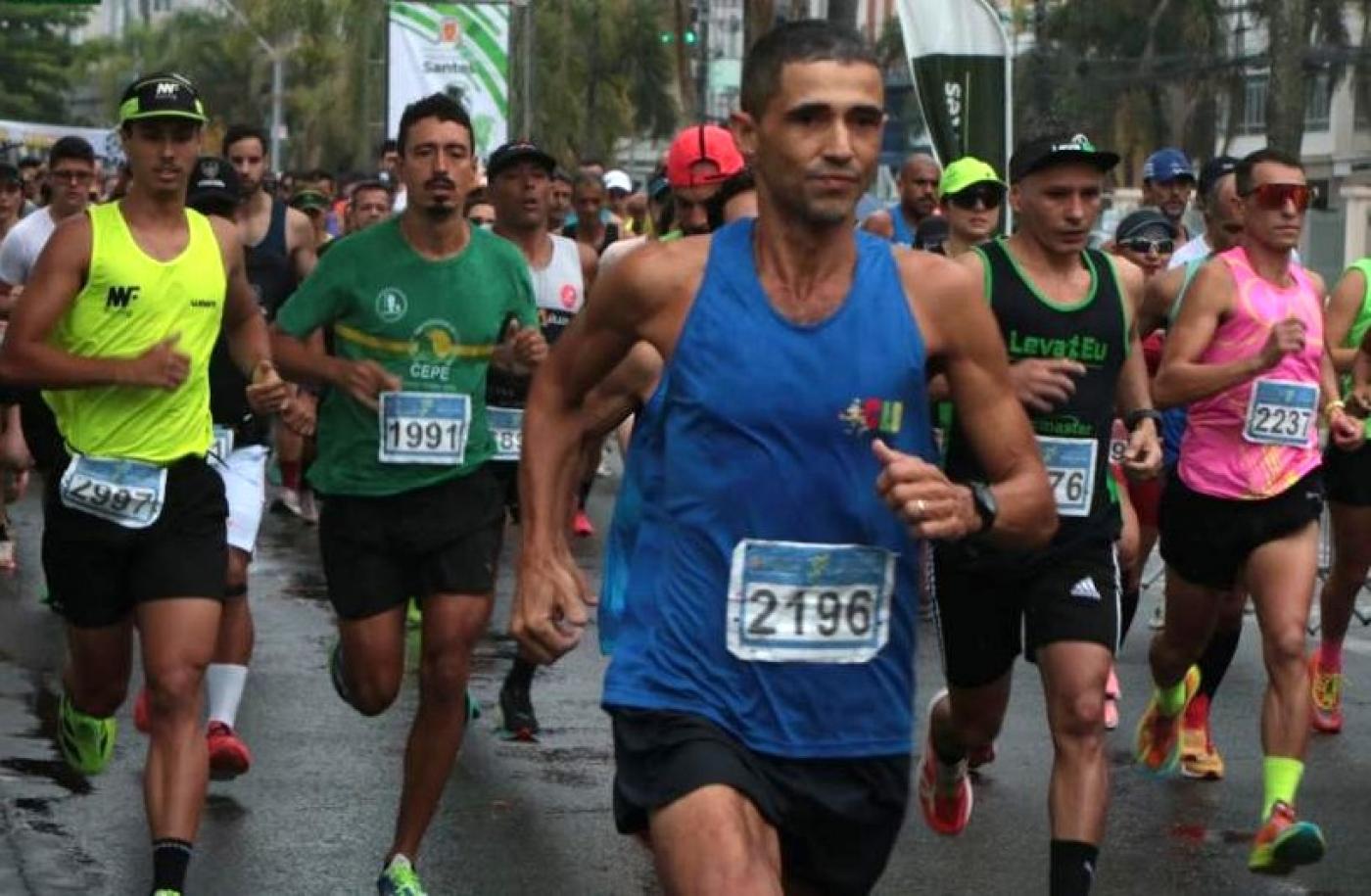Largada da corrida em Santos. #Paratodosverem