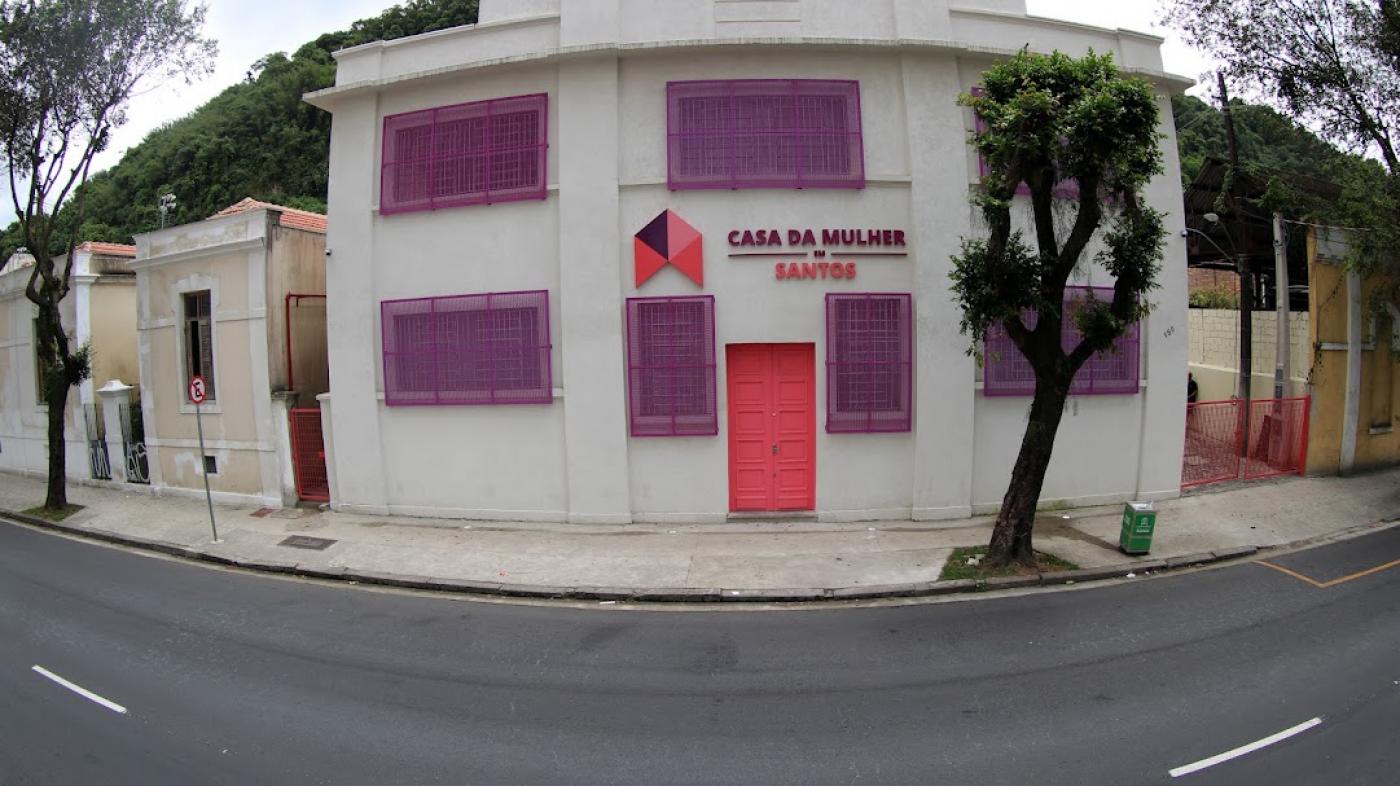 a fachada da casa da mulher. #paratodosverem 