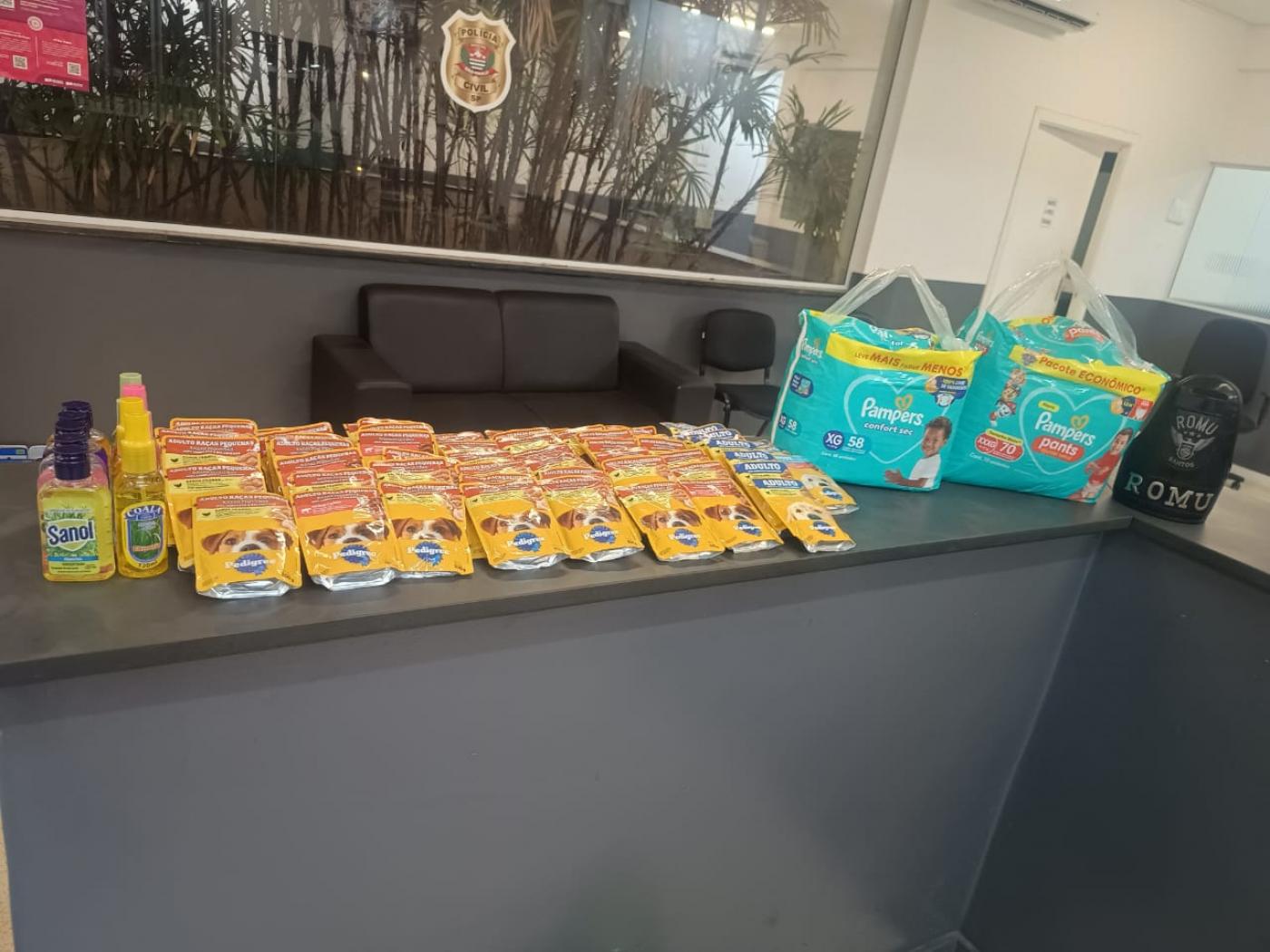 produtos da farmácia recuperados #paratodosverem
