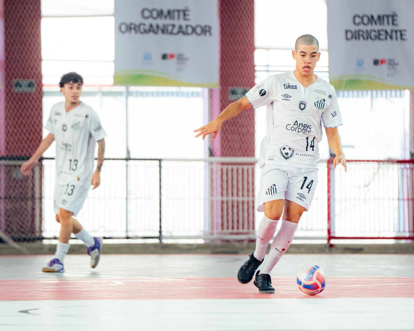 jogador de futsal de Santos nos Regionais. #paratodosverem