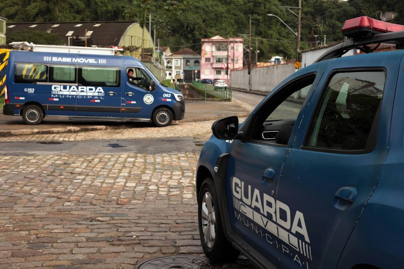 duas viaturas em patrulhamento #paratodosverem