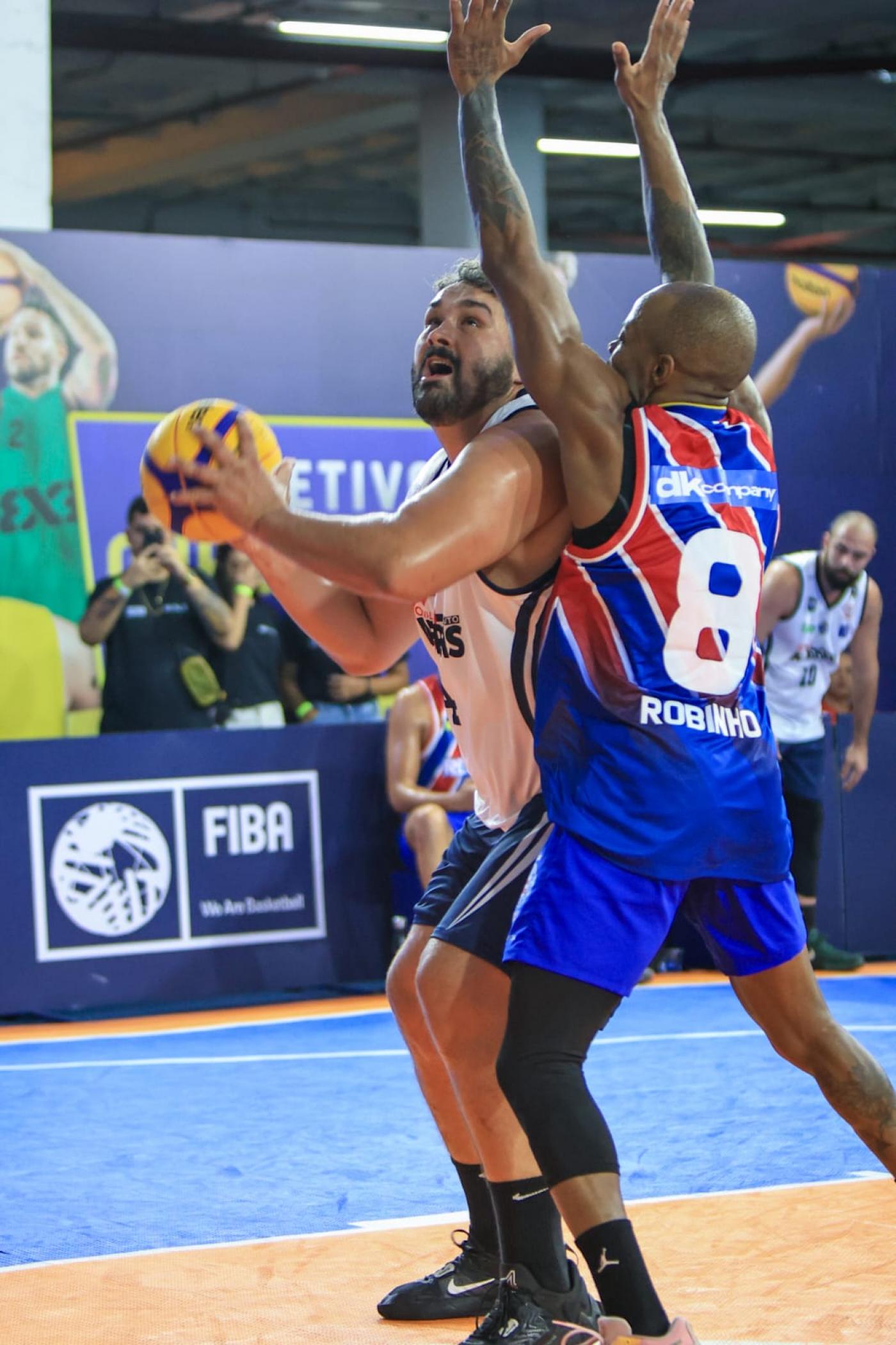 Jogo de basquete 3x3. #Paratodosverem.