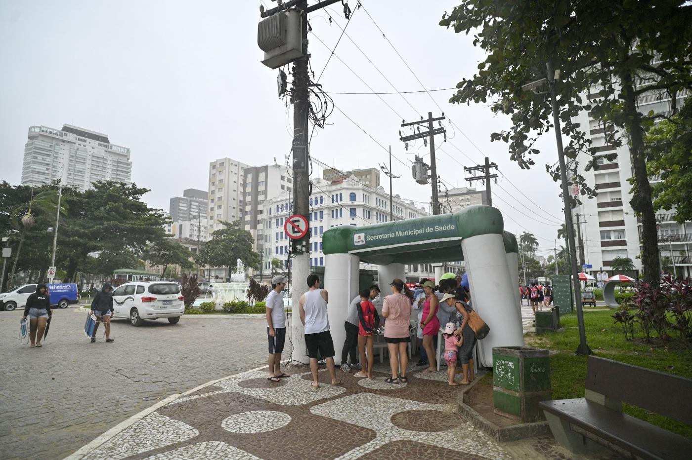 estande de vacinação na orla. #paratodosverem