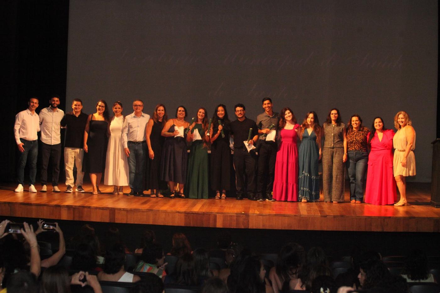 Residentes em Saúde na formatura. #Paratodosverem