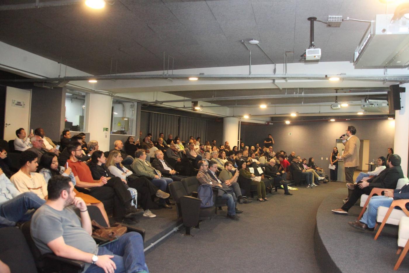 auditório lotado para audiência. #paratodosverem
